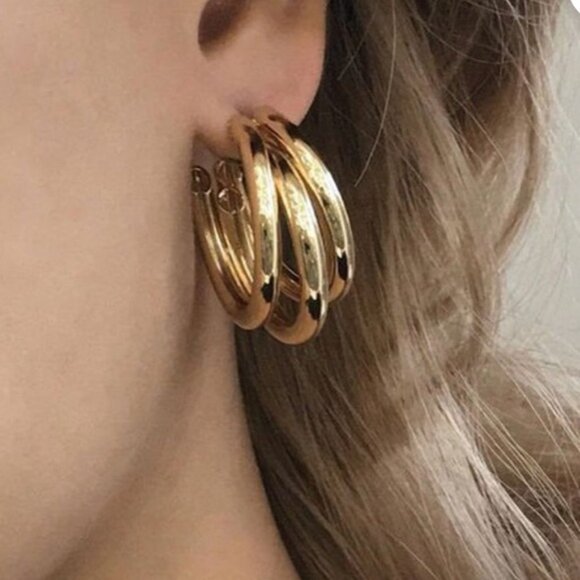 💛18K gold plated C-shaped glam earrings - Picture 6 of 8